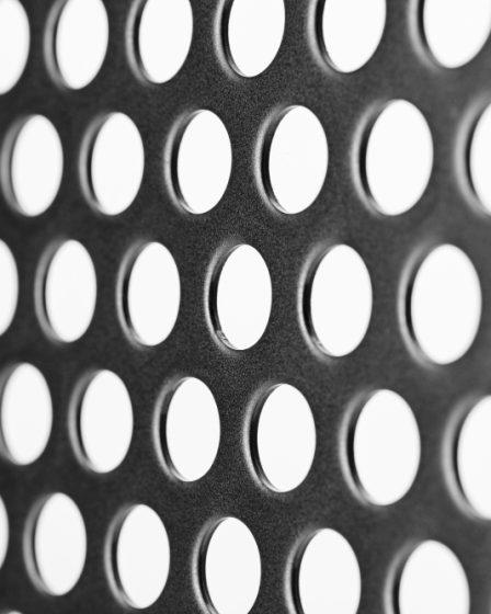 Como as chapas perfuradas de aço inox podem reduzir custos industriais